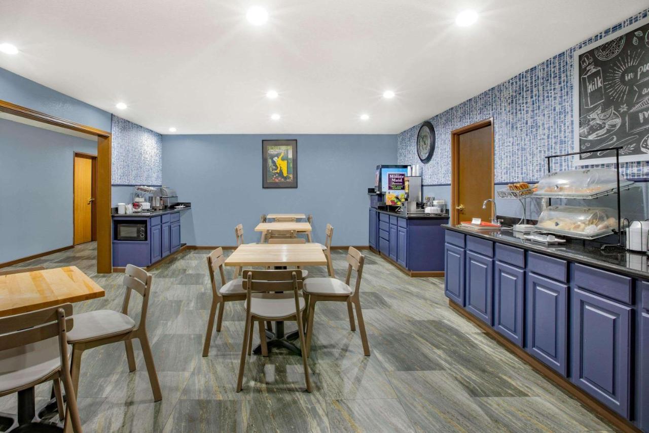 Americinn By Wyndham Pella Dış mekan fotoğraf
