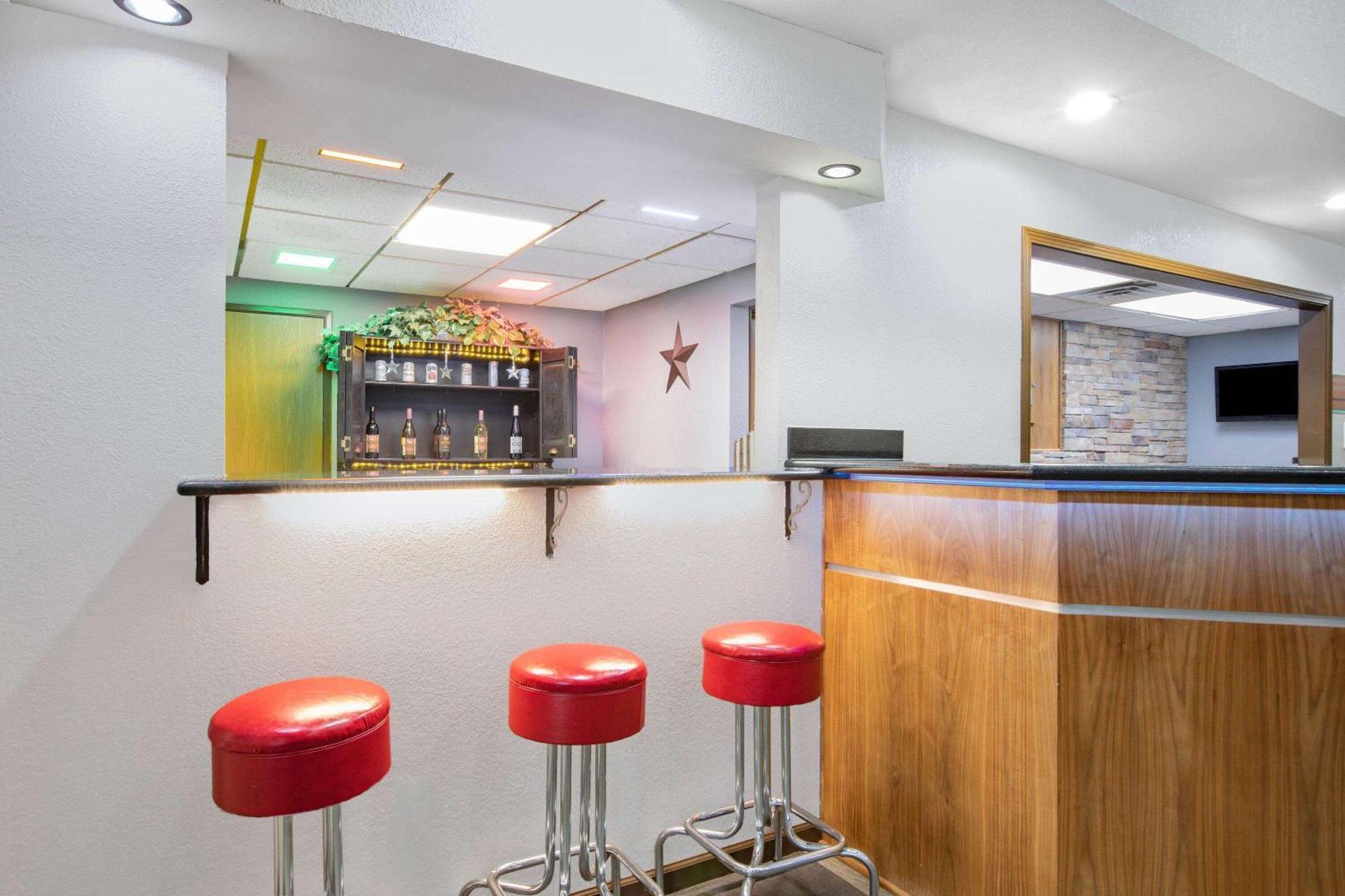 Americinn By Wyndham Pella Dış mekan fotoğraf