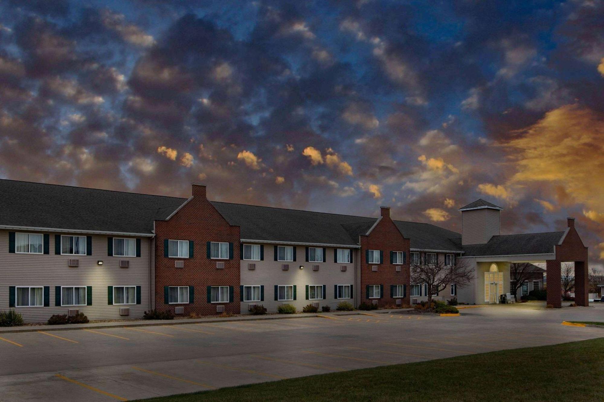 Americinn By Wyndham Pella Dış mekan fotoğraf